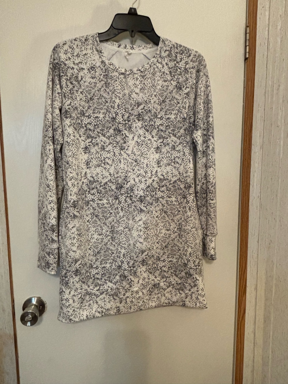Speckled Long Sleeve Tunic - Gray and White